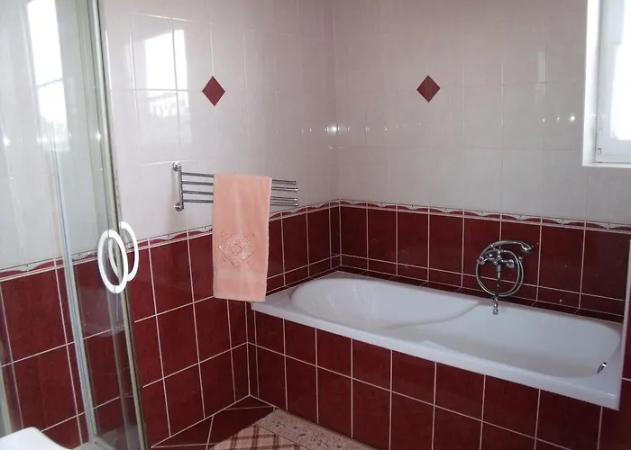 Viola Vendeghaz Apartment